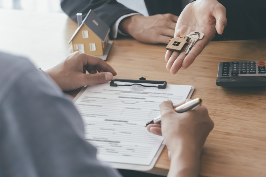 Before Signing a Tenancy Contract Know Your Tenant Rights in Dubai